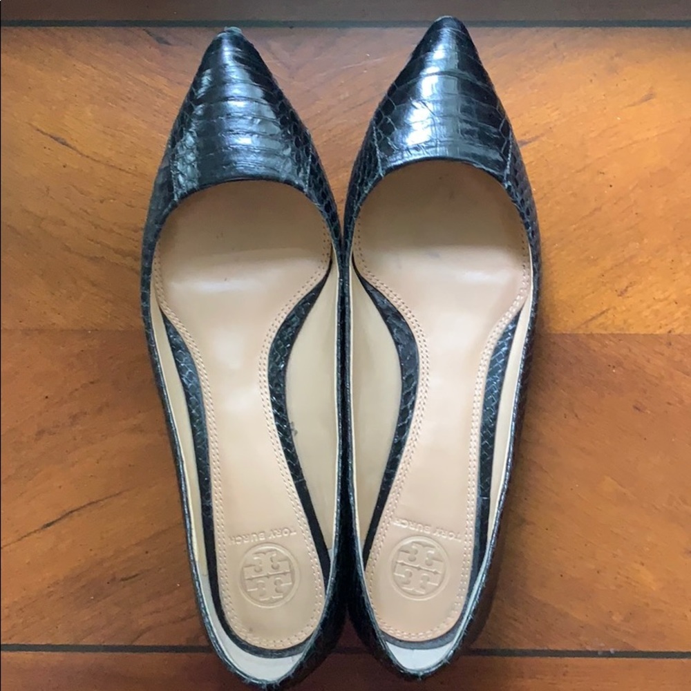 Tory Burch Bedford Black Snakeskin Flat, size 8